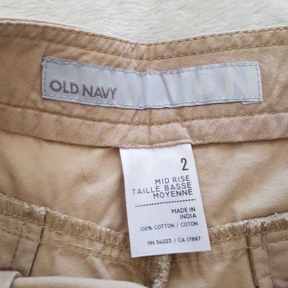 Old Navy midrise khaki shorts with dolphin hem - Picture 5 of 8